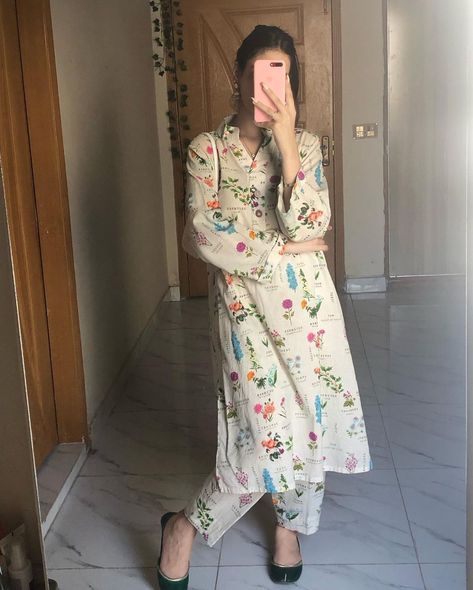 Long Shirt With Churidar Pajama, Pak Suits, Monochromatic Dress, Churidar Pajama, Kurtis Indian, Eid Looks, Smart Casual Women Outfits, Eastern Wear, Fall Purple