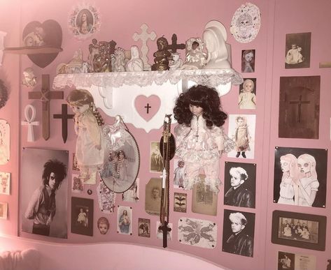 Rooms Decoration, Creepy Cute Aesthetic, Cute Room Ideas, Pretty Room, Trailer Park, Pink Room, Creepy Cute, Runway Models, Room Aesthetic