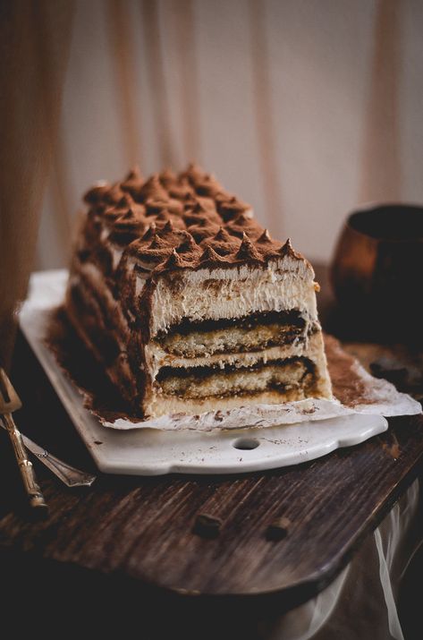 Chestnut Tiramisu Chestnut Tiramisu, Chestnut Recipes Desserts, Cheesecake Wedding Cake, Chestnut Recipes, Chestnut Cream, Tiramisu Dessert, Mascarpone Cream, Dessert Simple, Dessert Photography