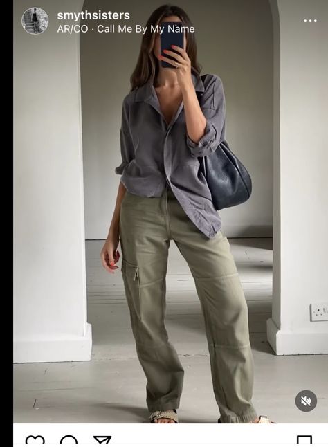 Khaki Pants Outfit Women Casual, Cargo Pants Outfit Street Style Women, Olive Cargo Pants Outfit, Cargo Pants Women Outfit, Baggy Pants Outfit, Khaki Pants Outfit, Smart Casual Women, Mum Fashion, Spring Work Outfits