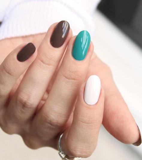 50 Oval Nail Art Ideas | Cuded Nails Three Colors, Three Color Nail Combinations, Nail Combinations, Oval Nail Art, Fall Pedicure, Oval Nails Designs, Acrylic Nail Shapes, Different Nail Shapes, Nail Polish Trends