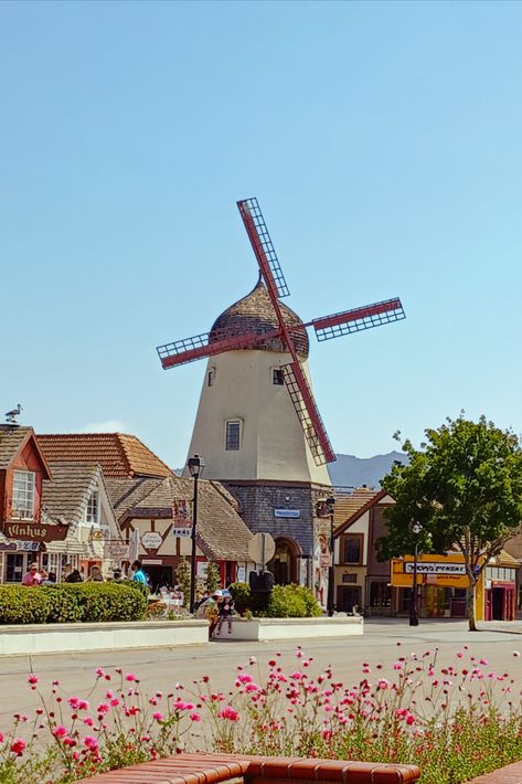 european style summer #summer #summeraesthetic #summerbucketlist #california #solvang #vacationmood #euopesummer #summerdays #californiatravel #aesthetic #westcoast #sunny #roadtrip #travel Solvang California Aesthetic, California Fall, Solvang California, Santa Ynez Valley, Round Tower, Places In California, Santa Ynez, Vacation Mood, Small City