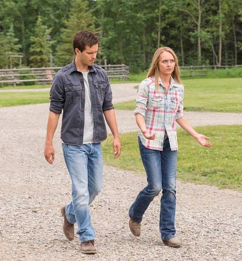 Heartland Amy Outfits, Amy Fleming Outfits, Heartland Mallory, Amy Heartland, Heartland Characters, Heartland Actors, Amy Fleming, Heartland Cbc, Heartland Quotes