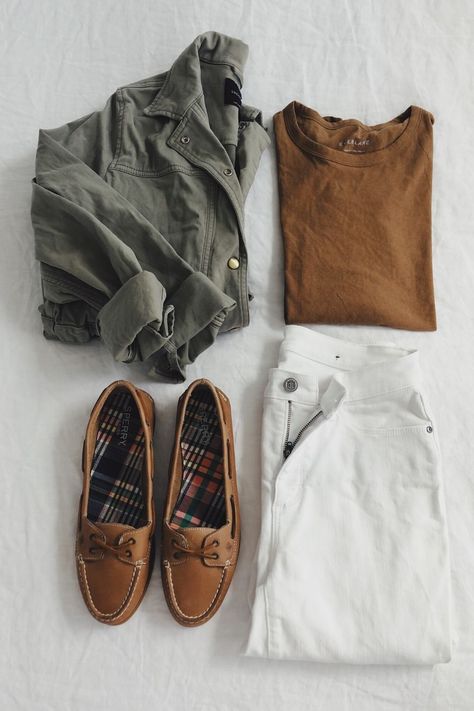 Sperry Boat Shoes Outfit Women, Sperry Shoes For Women Outfits, Boat Shoes Outfit Women's, Sperry Outfits, Sperry Outfit, Boat Shoes Outfit, Fall Fashion Comfy, Shoe Outfits, Boat Shoes Fashion