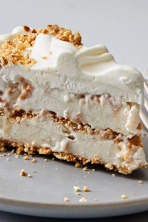 Salty Pretzel Banana Ice Cream Cake, Salty Pretzel Banana Pudding Ice Cream Cake, Vanilla Ice Cream Cake Recipe, Pretzel Ice Cream Cake, Ice Cream Pie Recipes, Peanut Butter Ice Cream Pie, Vanilla Ice Cream Cake, Pretzel Ice Cream, Choux Recipe