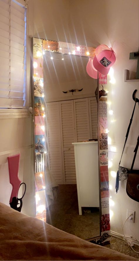 Boho Cowboy Bedroom, Pink Western Bedroom Aesthetic, Pink Cowgirl Bedroom Ideas, Pink Country Room, Space Cowgirl Bedroom, Disco Cowgirl Aesthetic Bedroom, Pink Country Room Aesthetic, Pink Cowgirl Bedroom, Pink Cowgirl Decor