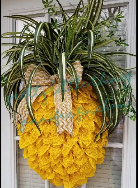 ***PLEASE READ THE FULL DESCRIPTION BEFORE ORDERING** *** Please check or ask what the processing time is for this item before you place an order. Expediting is available. There are no cancellations. *** This is a burlap pineapple wreath. Approximate dimensions for greenery Front Door Yellow, Pineapple Wreath, Burlap Sunflower Wreath, Burlap Sunflower, Spring Door Decoration, Wreath Sunflower, Wreath Wall Decor, Deco Wreaths, Door Colors