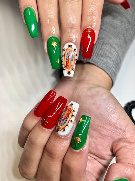 #mexican #chicago #acrylicnails #nailsofinstagram #chicagonails #chicagonailtech #virgendeguadalupe Mexican Flag Nails, Mexican Nail Art, Mexican Nails, Flag Nails, Makeup Hacks Beauty Secrets, Long Acrylic Nails Coffin, Nail Art Designs Videos, Striped Nails, Christmas Nails Acrylic