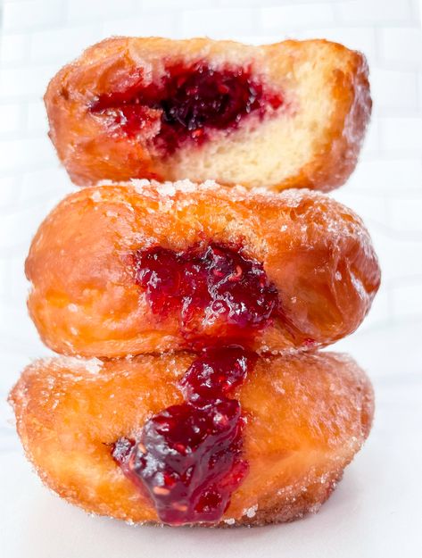 Jelly Filled Donuts Recipe, Strawberry Filled Donuts, Jam Donut, Donut Filling, Raspberry Jelly, Donut Flavors, Making Donuts, Donuts Recipe, Bakers Gonna Bake