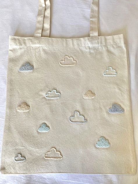 Diy Tote Bag Design, Clothes Embroidery Diy, Diy Embroidery Designs, Embroidered Tote Bag, Basic Embroidery Stitches, Diy Embroidery Patterns, Pola Sulam, Embroidered Tote, Embroidery Bags