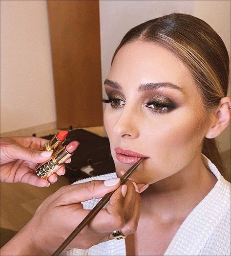 NINA UBHI Dubai Makeup Artist (@ninaubhi) • Instagram photos and videos Olivia Palermo Makeup, Dubai Makeup, Brown Eyeshadow Looks, Black Eyeshadow, Brown Eyeshadow, Celebrity Makeup Artist, Olivia Palermo, Smokey Eye Makeup, Eyeshadow Looks