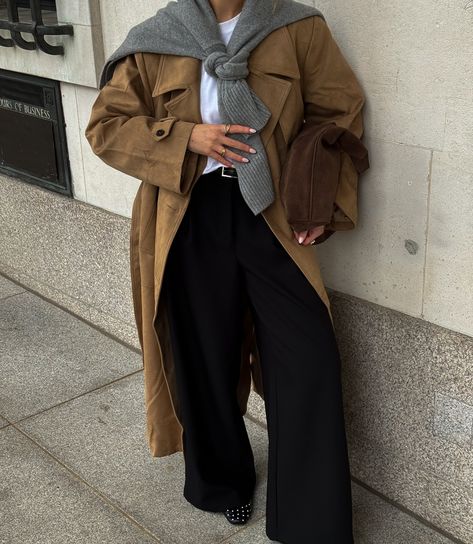 A moment for the faux suede trench 👏🏻🧥🤎🍂 it’s from @nakdfashion & you can get an extra 10% off their Singles Day sale prices with my code ‘katiepeake’ until the 12th at 23:59pm. Trench coat is linked on my stories! #nakdfashion ad . . Suede trench coat, autumn outfits, autumn jackets, trench coat . . #suedetrenchcoat #trenchcoat #trenchcoats #trenchcoatseason #trenchcoatstyle #autumnoutfit #autumnoutfits #autumnoutfitideas #autumnoutfitinspo #jacketstyle #jacketseason #nakd #nakdfashion #bl... Khaki Trench Coat Outfit, Minimalist Chic Outfit, Suede Trench Coat, Khaki Trench, Khaki Trench Coat, Trench Coat Outfit, Fits Ideas, Coat Autumn, Trench Coat Style