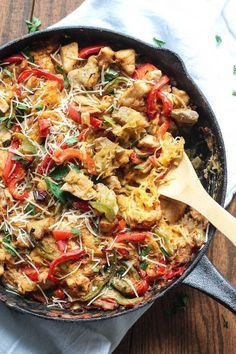 Cajun Chicken Spaghetti, Chicken Spaghetti Squash Bake, Recipe For Spaghetti Squash, Best Spaghetti Squash Recipes, Spaghetti Squash Recipes Vegan, Saucy Pasta, Spaghetti Squash Bake, Healthy Squash Recipes, Easy Spaghetti Squash