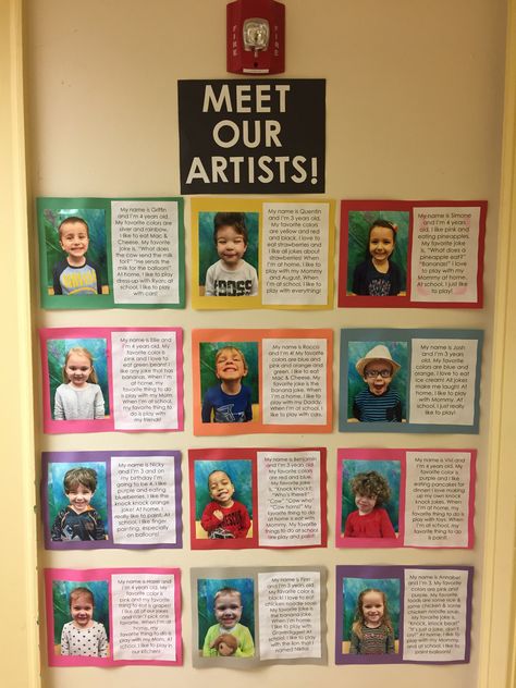 Art Show Themes For Preschool, Kindergarten Art Gallery Display, Art Gallery Kindergarten, Preschool Gallery Wall, Classroom Art Gallery Display Ideas, Pre K Art Show Ideas, Student Art Projects For Auction, Preschool Exhibition Ideas, Art Gallery For Preschool