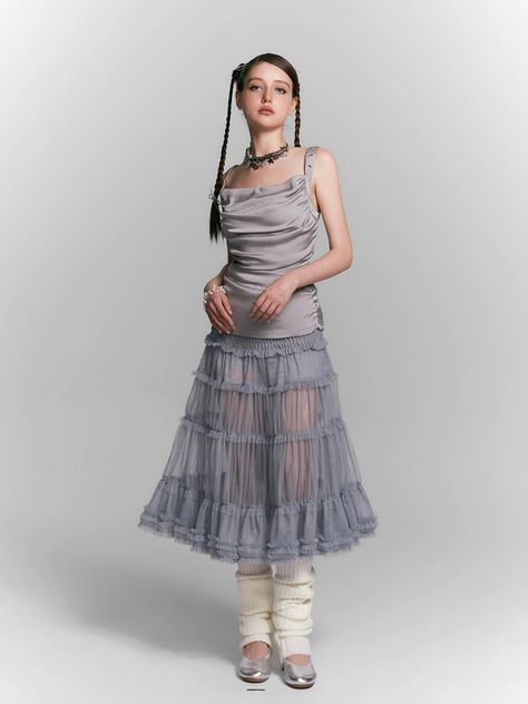 Tulle Skirt Outfit, Tool Skirt, Long Tulle Skirt, Ballet Wrap Skirt, Tulle Skirts Outfit, Unusual Clothes, Tulle Long Skirt, Designer Runway, Sheer Skirt