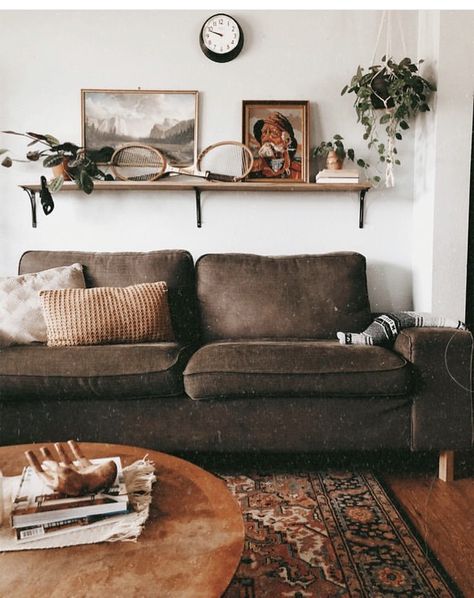 Cozy Brown Sofa Living Room, Deep Brown Sofa Living Room Ideas, Decor For Brown Leather Couch, Brown Couch Living Room Ideas Apartments, Home Decor Ideas Living Room Brown Couch, Brown Tweed Couch Living Rooms, Vintage Brown Couch Living Room, Dark Brown Couch Boho Living Room, Dark Chocolate Couch Living Room