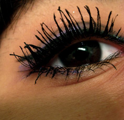 clumpy lashes are not okay on anyone... Clumpy Mascara, Spider Lashes, Jamie Jones, Beauty Mistakes, Mascara Review, Makeup Mistakes, Lip Smackers, Mascara Tips, Best Mascara