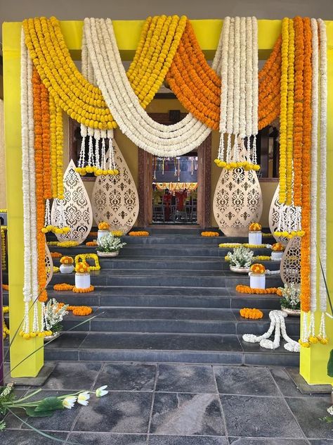 Haldi Entrance Decor, Haldi Entrance, Haldi Decoration Ideas, Haldi Decoration, Cocktail Wedding Reception, Football Shirt Designs, Wedding Photoshoot Poses, Bridal Mehendi Designs, Wedding Backdrop Decorations