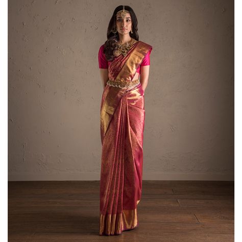 Indian Wedding Dress Modern, Fashion Photoshoot Inspiration, Red Saree Wedding, South Indian Bride Saree, Indian Ethnic Fashion, Keep Me Stylish, Wedding Wardrobe, Bridal Sarees South Indian, Indian Sari Dress