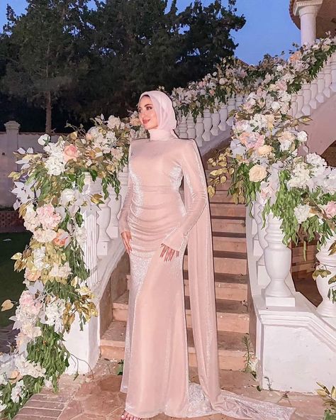 Engagement Hijabi Dresses, Hijabi Bridesmaid Dresses, Long Sleeve Prom Dress Modest, Prom Dresses For Hijabis, Prom Dresses Hijab, Modest Graduation Dress, Graduation Dress Hijab, Hijab Prom Dress, Denise Mercedes