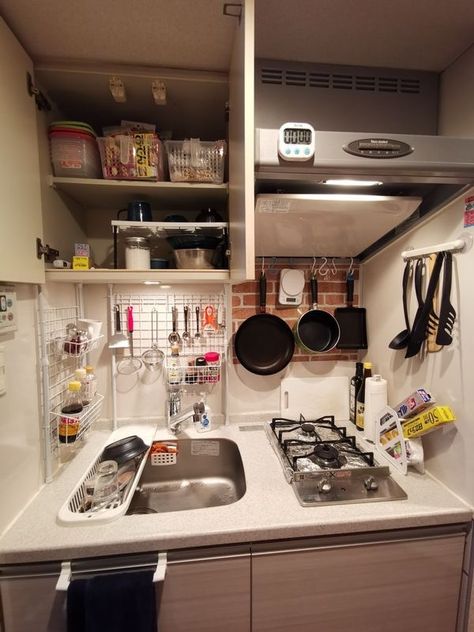 1k Apartment Japan Ideas, Japan Small Kitchen, Japanese Apartment Kitchen, Modern Japanese Apartment, Small Japanese Apartment, Tiny Japanese Apartment, Small Room Interior, Japanese Apartment, Kitchen Sink Design