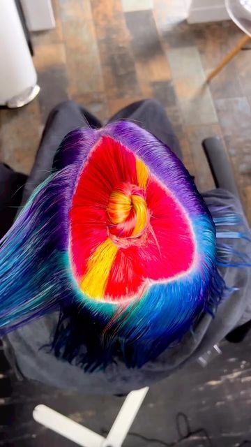 Crown Paint, Hair Dye Techniques, Pinwheel Hair Color, Hair Color Placement, Hair Dye Videos, Vivid Hair, Vivid Hair Color, Diy Hair Color, Rainbow Hair Color