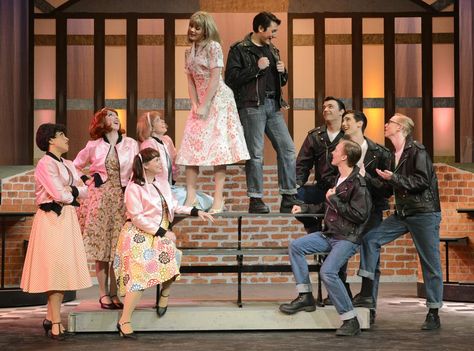 Grease Costumes Diy, Grease Play, Grease Broadway, Broadway Musicals Costumes, Grease Themed Parties, Grease Costume, Grease Party, Grease Costumes, Grease Is The Word