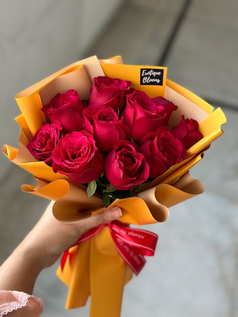 Red roses mini flower bouquet Yellow Flower Bouquet, Bouquets Ideas, Yellow Bouquets, Mini Bouquet, Red Rose Bouquet, Tulip Bouquet, Flowers Gifts, Yellow Tulips, Red And Yellow