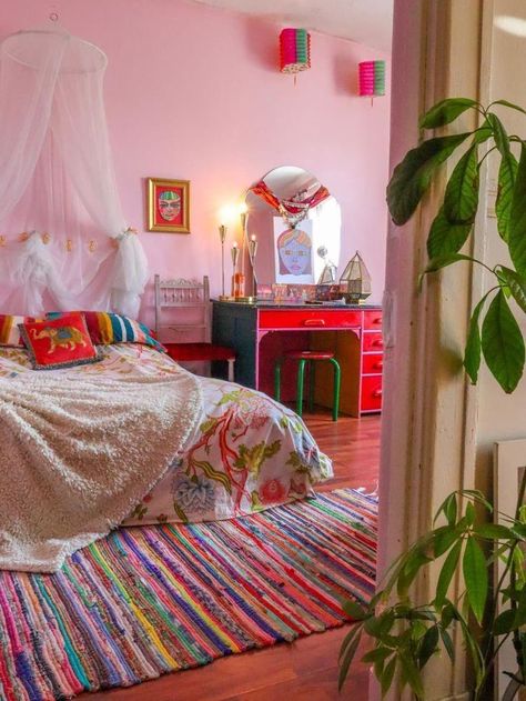 Funky Bedroom, Jealousy Jealousy, Pink Bedroom Walls, Indian Room, Pink Bedrooms, Maximalist Decor, Pink Bedroom, Decoration Inspiration, Simple Bedroom