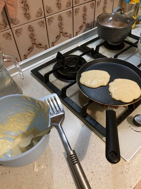 Pancake Making Aesthetic, Couple Making Pancakes Aesthetic, Making Pancakes Aesthetic, Pancake Restaurant, Angelina Core, 2024 Diary, Pancake Griddle, How To Cook Pancakes, Jelly Doughnuts