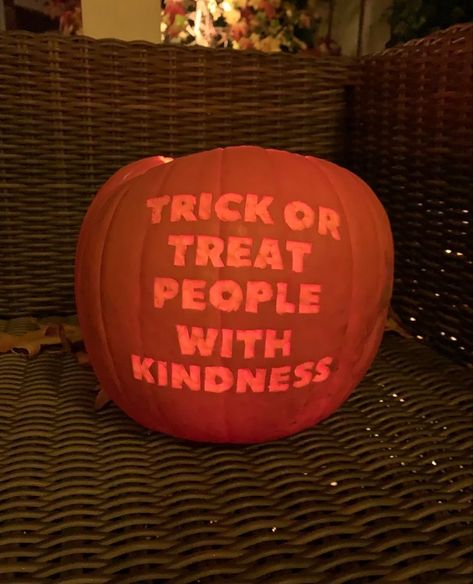 Pumpkin Carving Ideas Harry Styles, One Direction Pumpkin Carving Ideas, Harry Styles Pumpkin Carving, Harry Styles Pumpkin, Aesthetic Pumpkin Carving, Pumpkin Carving Aesthetic, Harry Styles Halloween, Harry Coded, Harry Core