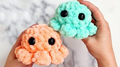 How To Crochet A Baby Octopus | DIY Joy Projects and Crafts Ideas Crochet Animals Octopus, Easy Crochet Octopus For Beginners, Simple Crochet Octopus, Tiny Crochet Octopus Pattern, Mini Octopus Crochet Pattern No Sew, Crochet Octopus Video Tutorial, How To Crochet Mini Octopus, Super Easy Crochet Animals, Crochet Tiny Octopus Free Pattern