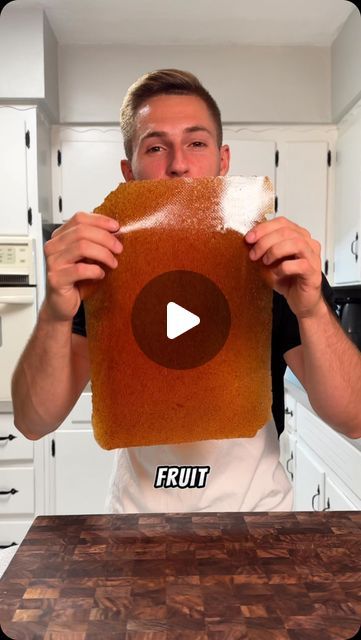 Hunter Micheletto on Instagram: "Did you know that you can make your very own fruit leather with just 3 ingredients? 

I was inspired by @tracesoats to try fruit leather and it’s so good!🙌🏻

All you need is: 
-1 lb strawberries 
-1 tbsp lemon juice 
-1 tbsp honey 

Blend everything together and place onto a lined baking sheet. Bake @ 175 for 6 hours. 

#fruit #fruits #fruitleather #easytomake #healthyfood #healthyrecipe #healthyrecipes #healthysnacks #healthysnack #recipe #fruitlover #starwberry #honey #lemon" Orange Fruit Leather Recipe, Strawberry Apple Fruit Leather Recipe, Strawberry Banana Fruit Leather Recipe, Homemade Fruit Leather Recipe, Strawberry Fruit Leather Dehydrator, Strawberry Fruit Leather, Starburst Candy, Fruit Leather Recipe, Snacks Easy