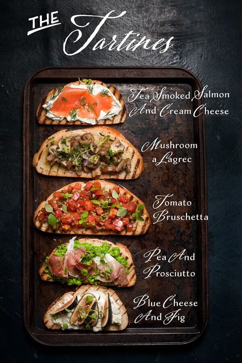 A fun twist on appetisers that will suit everyone's taste. A tartine bar is the perfect party shortcut. Italian Bruschetta, Bruschetta Bar, Easy Bruschetta, Food Easy, Dinner Appetizers, God Mat, Latin Food, Idee Pasto Sano, Authentic Italian