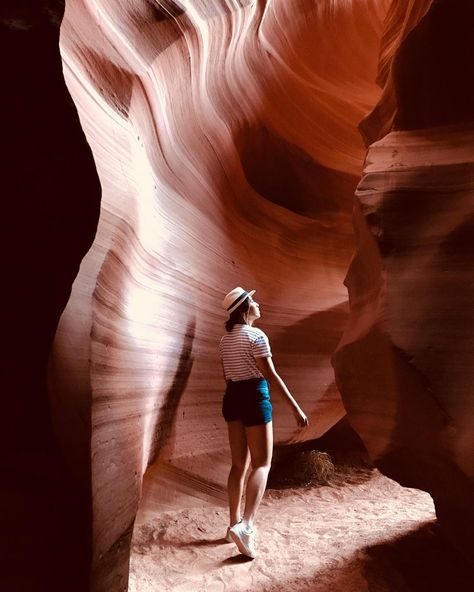 Phoebe妍珺 | Travel & Style on Instagram: “When your #iphonephoto requires zero editing 👌🏻 📷: the amazing @_vinachang_  #antelopecanyon” Antelope Canyon Photoshoot, Antelope Canyon Photography, Utah Outfits, Antelope Canyon Arizona, Lower Antelope Canyon, Zion Canyon, Page Arizona, Arizona Road Trip, Best Photo