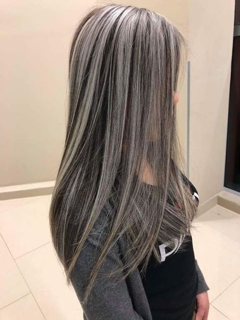 Long Grey Hair, Grey Balayage, Cabello Hair, Balayage Color, Dark Hair With Highlights, Silver Hair Color, Long Hair Color, Gray Hair Highlights, Super Hair