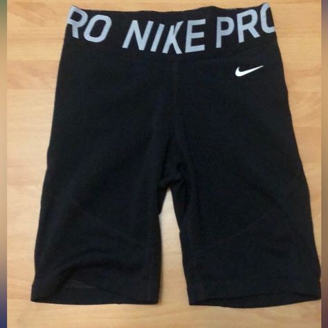 Nike Pro biker shorts women’s XS Shorts Womens, Shorts Nike, Shorts Women, Cute Shorts, Nike Pros, Nike Pants, Biker Shorts, Stitching, Womens Shorts