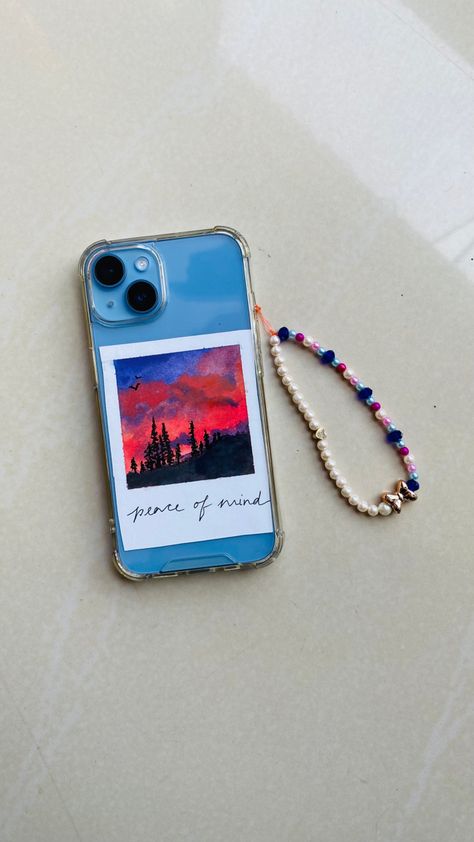 Beaded phone strap Iphone Back Cover Stickers, Iphone Backcovers Aesthetic, Phone Covers Handmade, Mobile Case Aesthetic, Phone Case Painting Ideas Aesthetic Easy, Back Cover Art Phone, Polaroid Cover Iphone, Aesthetic Painting For Phone Case, Doodle Art For Phone Back Cover