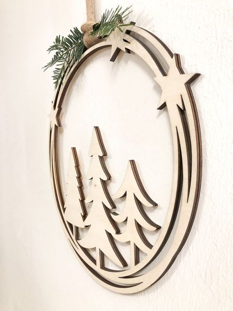 Laser Cut Christmas Ideas Laser Engraving Ideas, Free Laser Cut Files, Christmas Market Stall, Laser Cut Christmas, Diy Laser Cut, Engraving Ideas, Laser Cut Wood Crafts, Wooden Wreaths, Handcrafted Ornaments