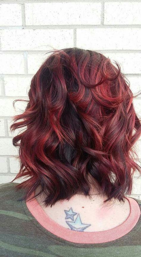 Red Highlights In Brown Hair Curly, Hair Colour Ideas For Brunettes Red, Red Highlights Hair, Hair Styles Red, Dark Red Highlights, Shaggy Curly Hair, Cod Oc, Red Highlights In Brown Hair, Red Hair With Highlights