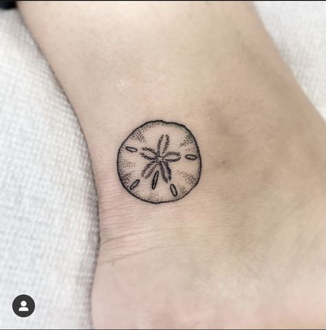 Sand Dollar Nail Art, Sand Dollar Tattoo Ideas, Cross Body Tattoo, San Dollar Tattoo, Sand Dollar Tattoo For Women, Fine Line Sand Dollar Tattoo, Cute Shell Tattoo, Matching Seashell Tattoos, Simple Sand Dollar Tattoo