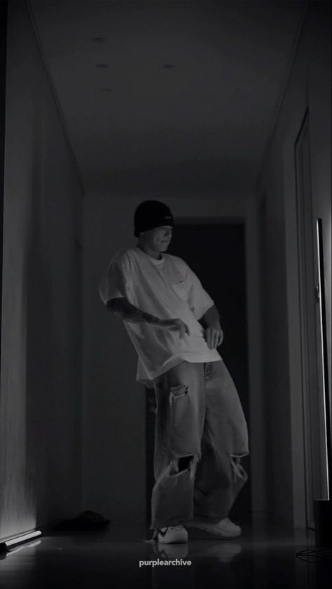 Jungkook Dancing, Jungkook Core, Jungkook Tiktok, Jungkook Dance, Dance Challenge, Jungkook Oppa, Jungkook V, Dancing Aesthetic, Jeon Jungkook Photoshoot