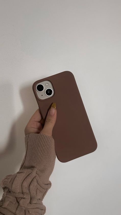 Brown Case Iphone, Iphone Cases Aesthetic, Brown Phone Case, Brown Iphone Case, Iphone Background Inspiration, Apple Smartphone, Iphone Case Collection, Snap Streak Ideas Easy, Giveaway Gifts