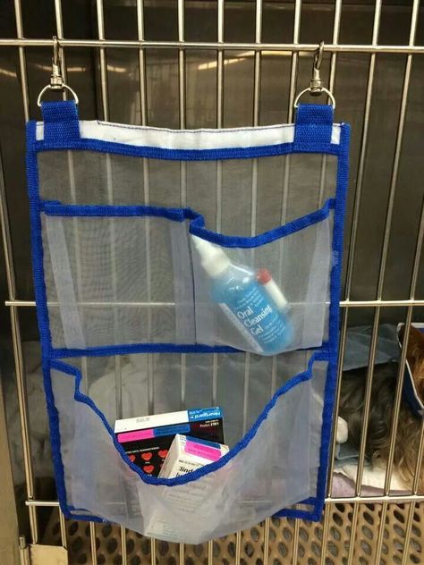 Veterinary ideas/hacks.  Patient medication holder to clip on kennel or cage.  #veterinaryhacks #veterinarymedicationorganizer #veterinarymedicationholder #vetmedtips #vetmedideas #vetmedorganization Vet Office Decor, Vet Tech Humor, Veterinary Tech, Equine Veterinary, Pet Storage, Vet Office, Veterinary Assistant, Vet Medicine, Vet School