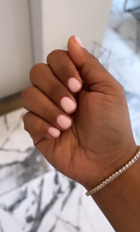 Cute Natural Gel Nails, Short Design Nails Art Ideas, Manicure Natural Nails Short, Pink Manicure Nails, Short Dip Extension Nails, Natural Nails Gel Manicure, Short Russian Nails, Short Gel Natural Nails, Nails For Natural Nails