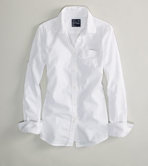 8 Items you Must have in Your Work Wardrobe - DRESSED TO A T Cleaning White Shirts, Actually I Can, White Oxford Shirt, Classic White Shirt, White Collared Shirt, Oxford White, Crisp White Shirt, Wardrobe Basics, Work Wardrobe