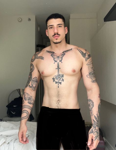 Gay Tattoo Men, Tattoed Guys, Gay Tattoo, Male Body Art, Columbine Flower, Chubby Men, Men Tattoo, Fashion Journals, Inked Men