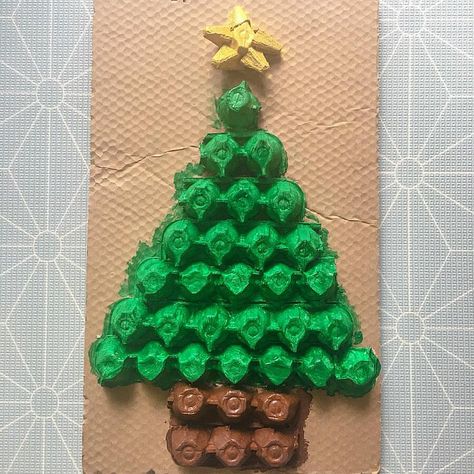 🎄Egg Carton Christmas Tree🎄 . Happy Christmas Eve!! This is it...Christmas 2018 is almost over! It always comes so fast and ends so… Egg Carton Christmas Tree, Carton Christmas Tree, Crochet Trees, Happy Christmas Eve, Ideas Fiesta, Ideas Navideñas, Crochet Tree, Egg Box, Handmade Christmas Crafts