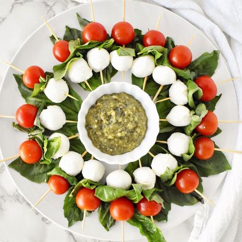 Holiday Caprese, Tomato Mozzarella Basil, Heavy Appetizers, Mozzarella Pearls, Caprese Skewers, Basil Leaf, Balsamic Glaze, Tomato Basil, Fresh Mozzarella