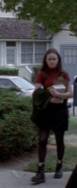 Rory Gilmore Red Shirt Black Skirt, Rory Gilmore Red Shirt, Knowledge Aesthetic, 21 Aesthetic, Film Bro, Rory Gilmore Style, October Mood, Cherry Shirt, Gilmore Girls Outfits